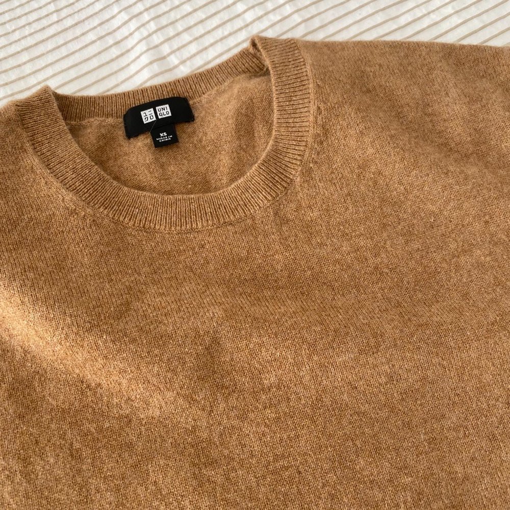 Uniqlo Cashmere Camel Crewneck XS